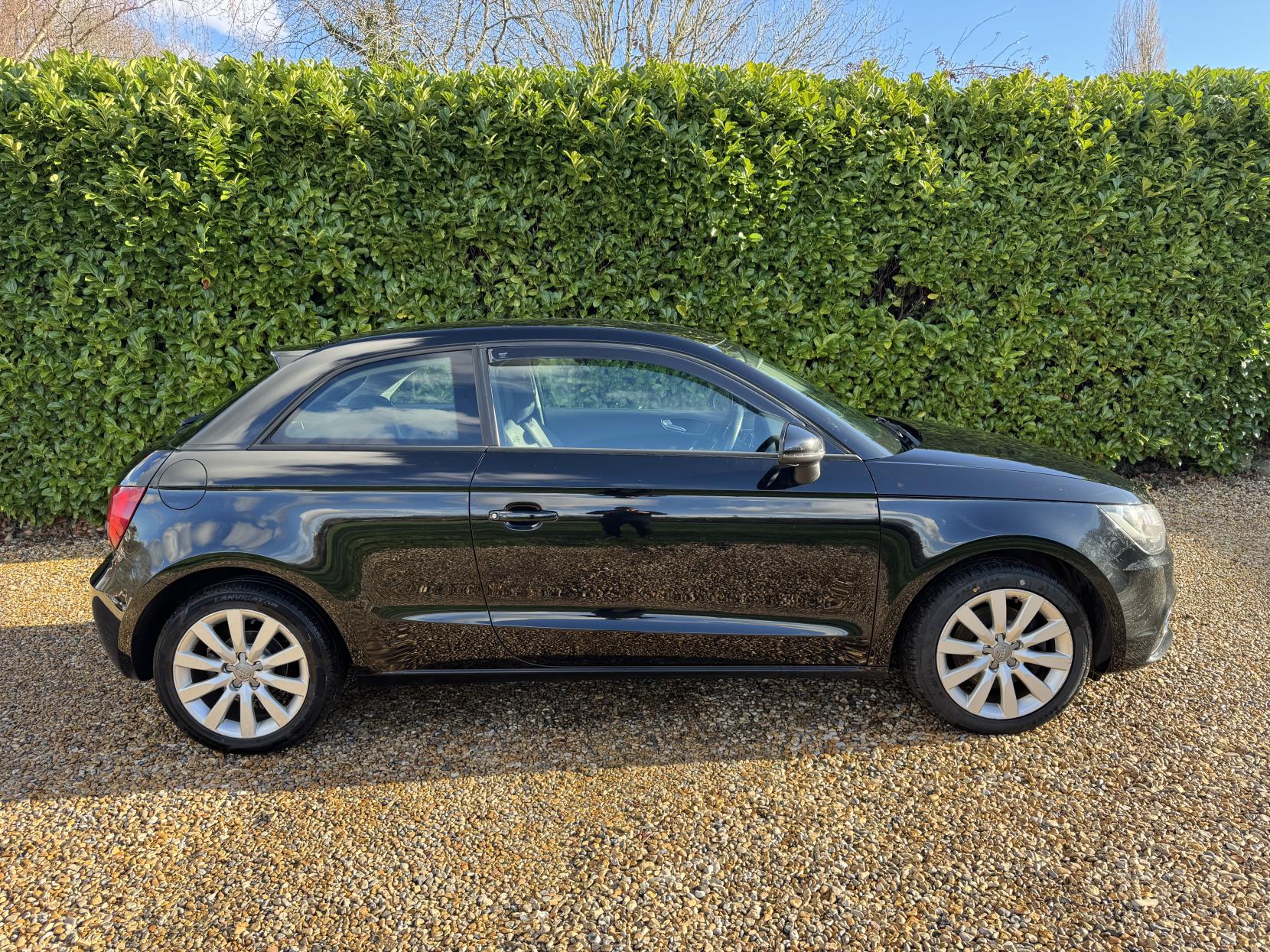 Audi A1 1.6 TDI Sport Hatchback 3dr Diesel Manual Euro 5 (s/s) (105 ps)