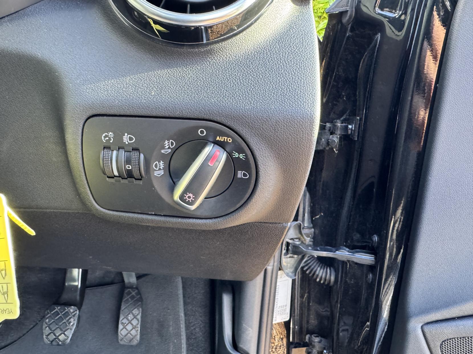 Audi A1 1.6 TDI Sport Hatchback 3dr Diesel Manual Euro 5 (s/s) (105 ps)