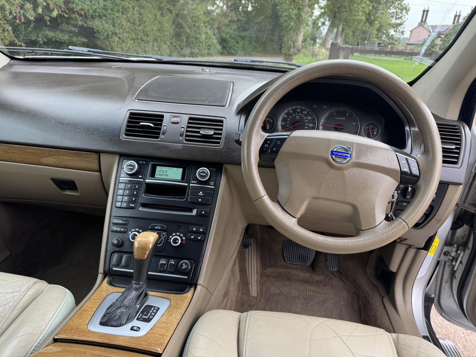 Volvo XC90 2.4 D5 SE SUV 5dr Diesel Geartronic AWD (239 g/km, 182 bhp)