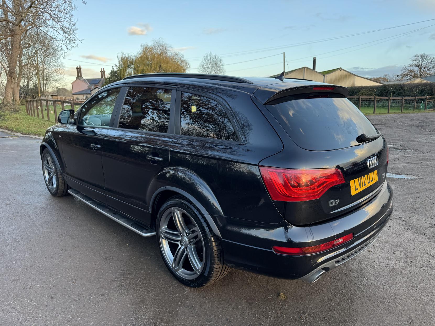 Audi Q7 3.0 TDI V6 S line Plus SUV 5dr Diesel Tiptronic quattro Euro 5 (s/s) (245 ps)