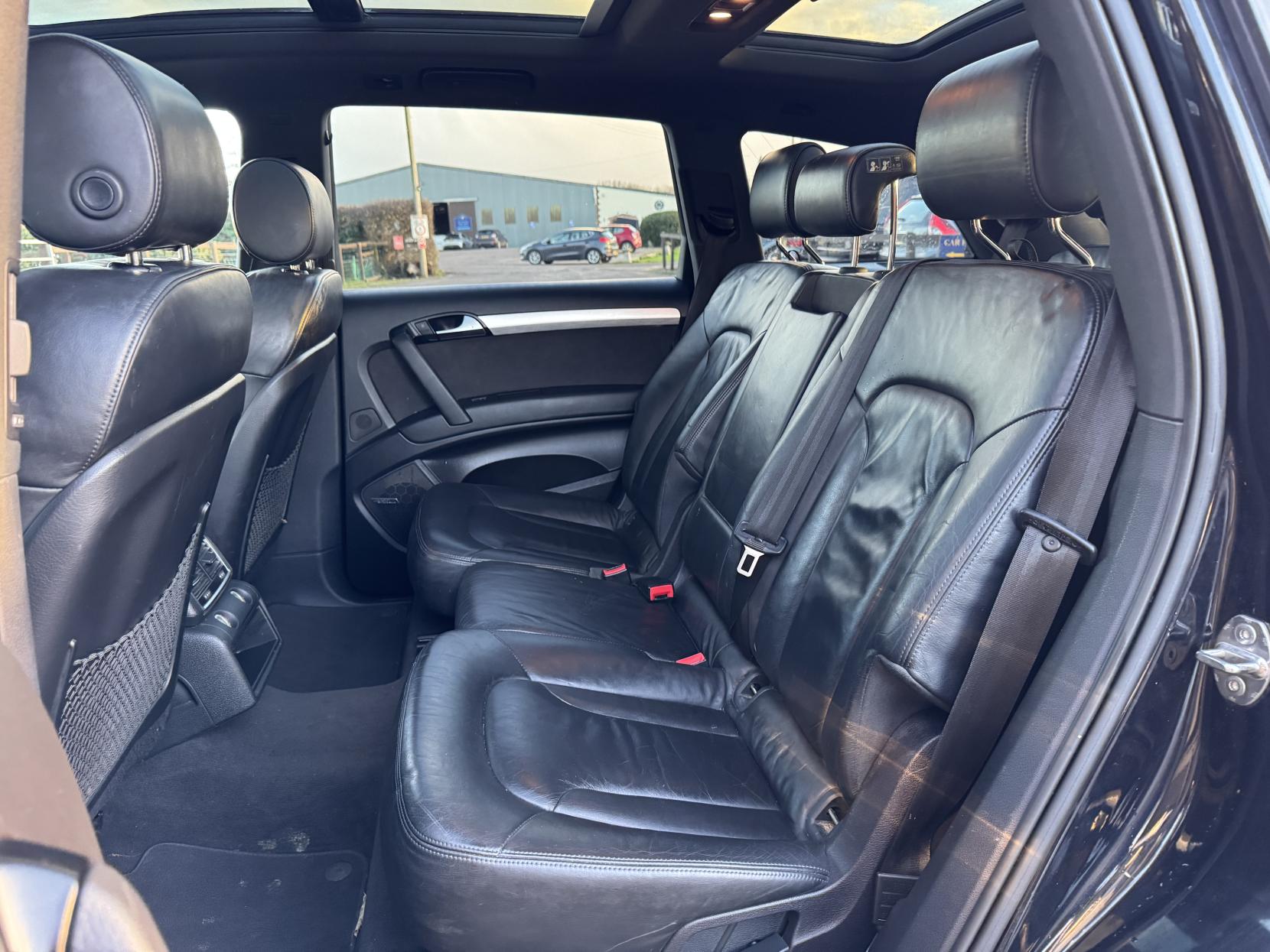 Audi Q7 3.0 TDI V6 S line Plus SUV 5dr Diesel Tiptronic quattro Euro 5 (s/s) (245 ps)