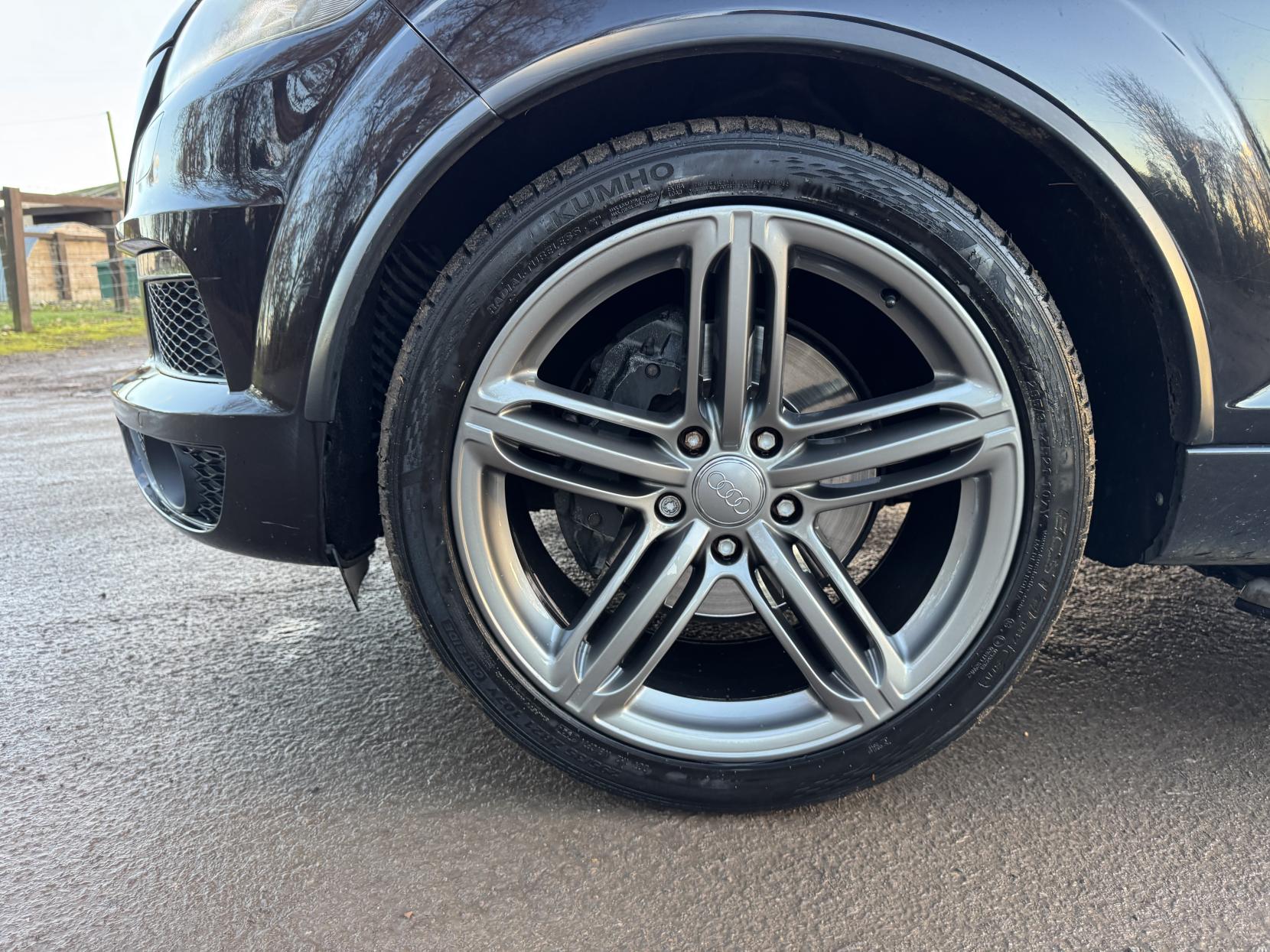 Audi Q7 3.0 TDI V6 S line Plus SUV 5dr Diesel Tiptronic quattro Euro 5 (s/s) (245 ps)