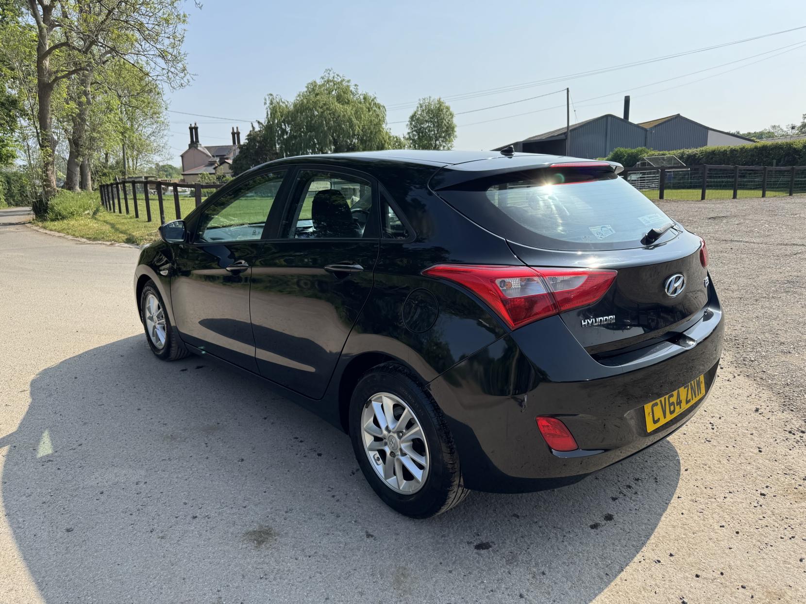 Hyundai i30 1.6 CRDi Blue Drive Active Hatchback 5dr Diesel Manual Euro 5 (s/s) (110 ps)
