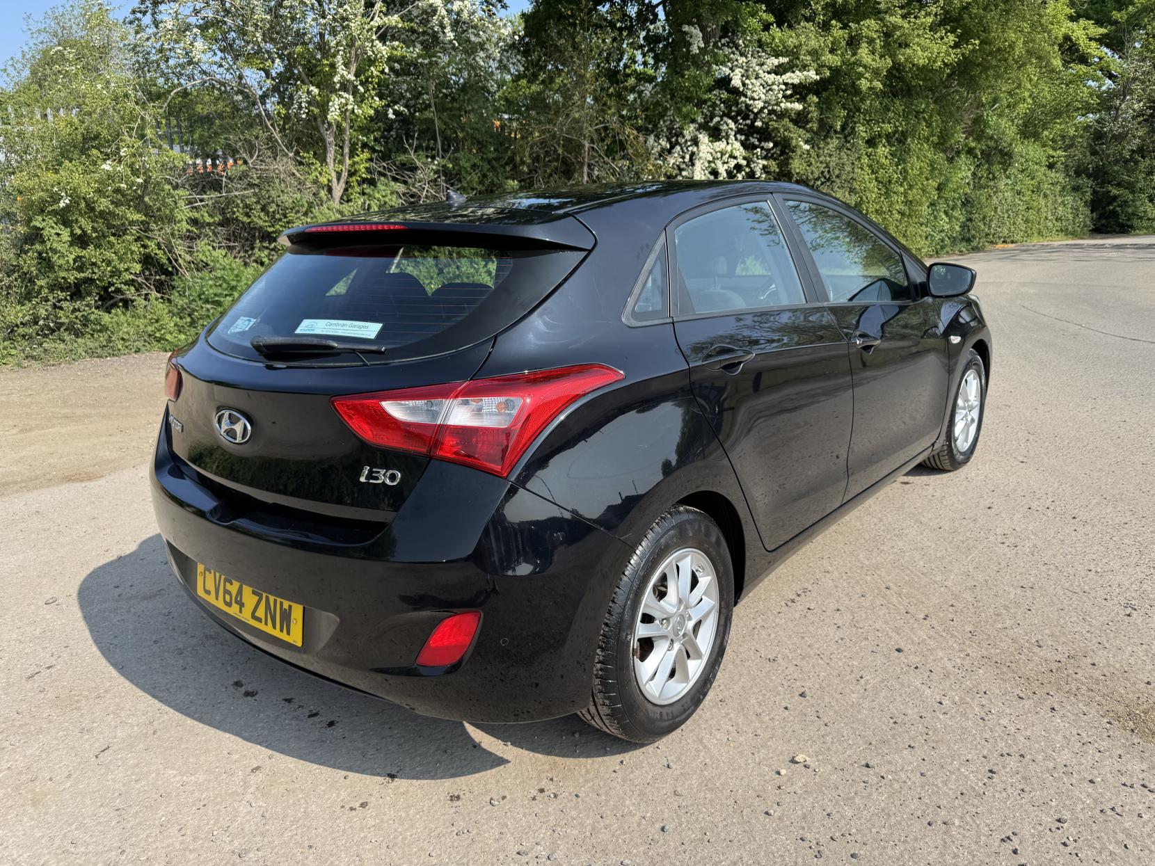 Hyundai i30 1.6 CRDi Blue Drive Active Hatchback 5dr Diesel Manual Euro 5 (s/s) (110 ps)
