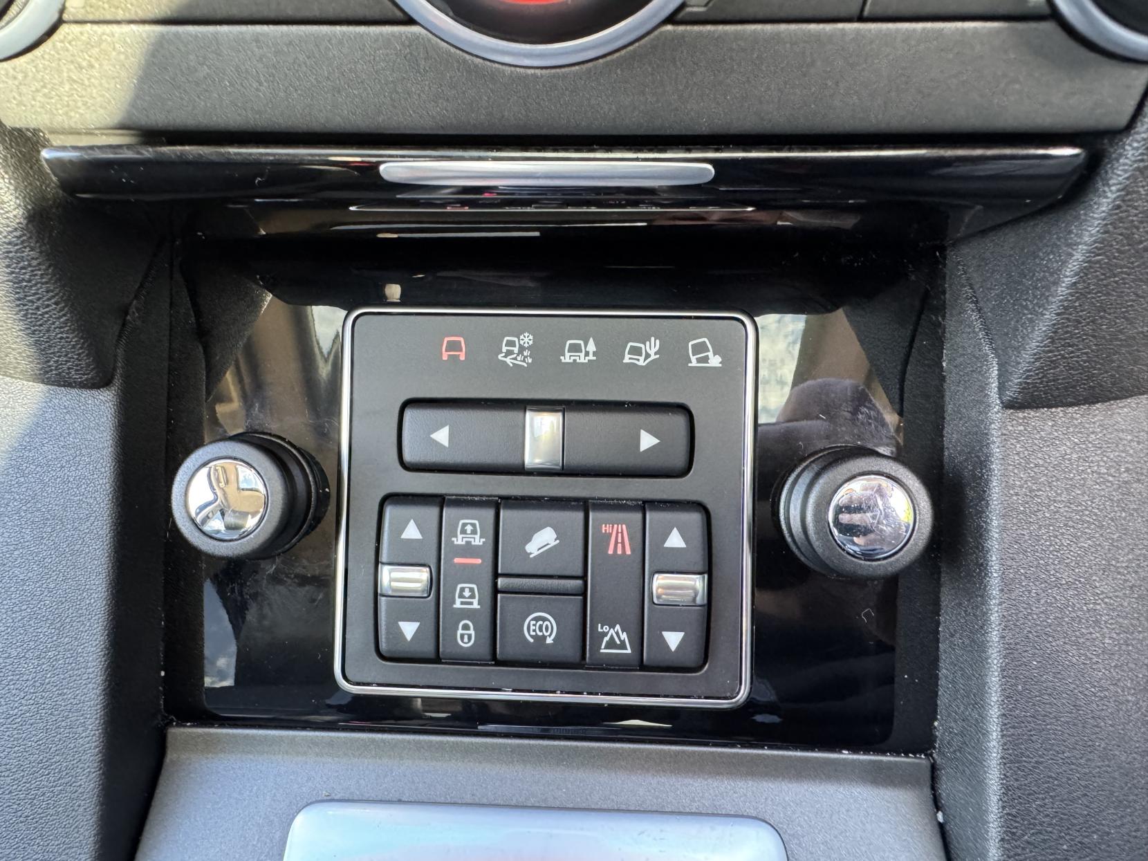 Land Rover Discovery 4 3.0 SD V6 Landmark SUV 5dr Diesel Auto 4WD Euro 6 (s/s) (256 bhp)