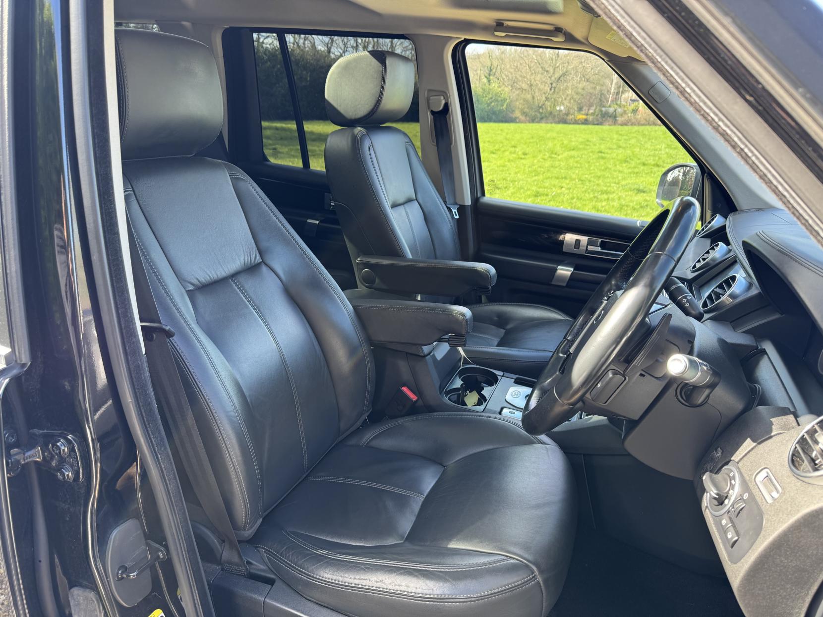 Land Rover Discovery 4 3.0 SD V6 Landmark SUV 5dr Diesel Auto 4WD Euro 6 (s/s) (256 bhp)