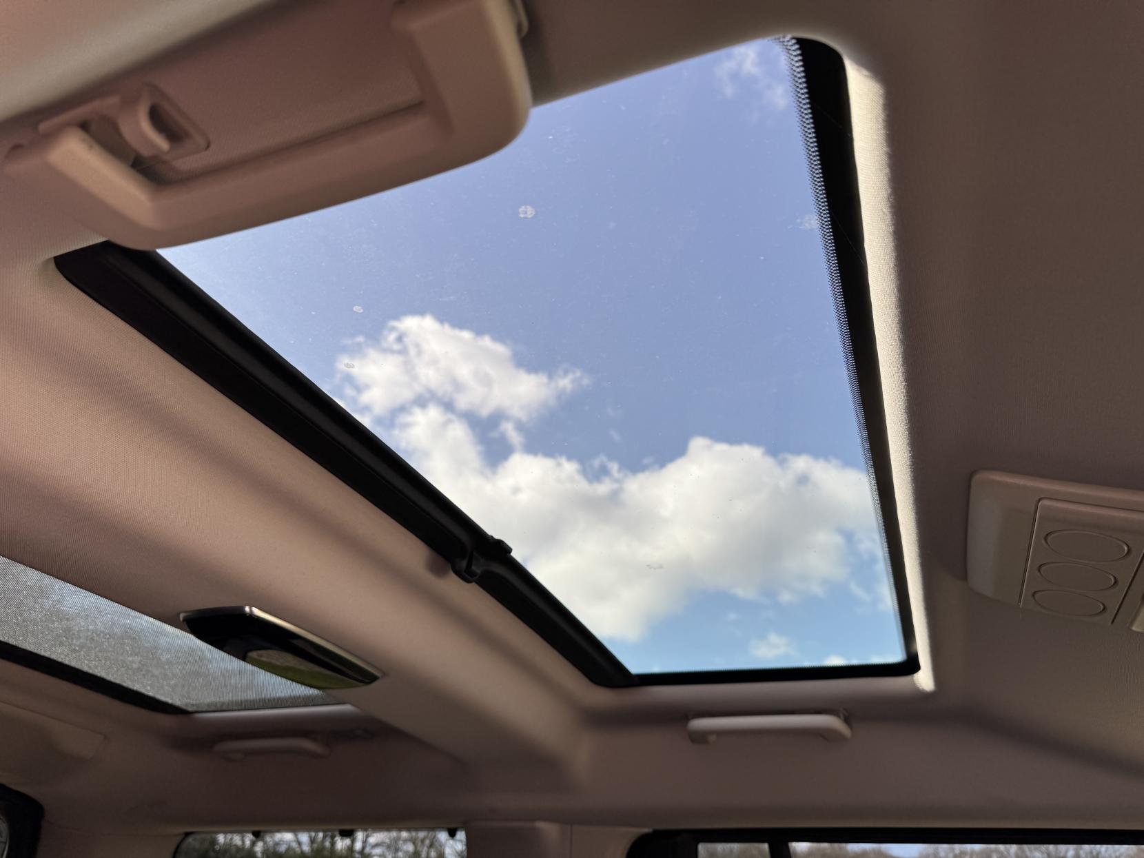 Land Rover Discovery 4 3.0 SD V6 Landmark SUV 5dr Diesel Auto 4WD Euro 6 (s/s) (256 bhp)