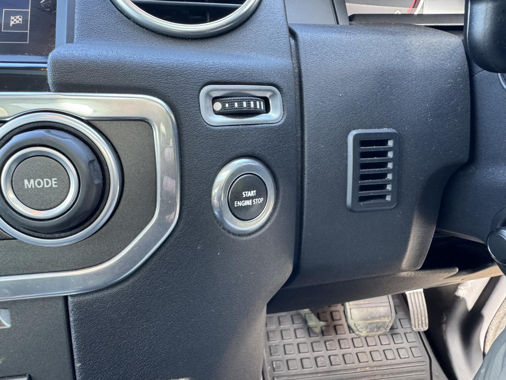 Land Rover Discovery 4 3.0 SD V6 Landmark SUV 5dr Diesel Auto 4WD Euro 6 (s/s) (256 bhp)