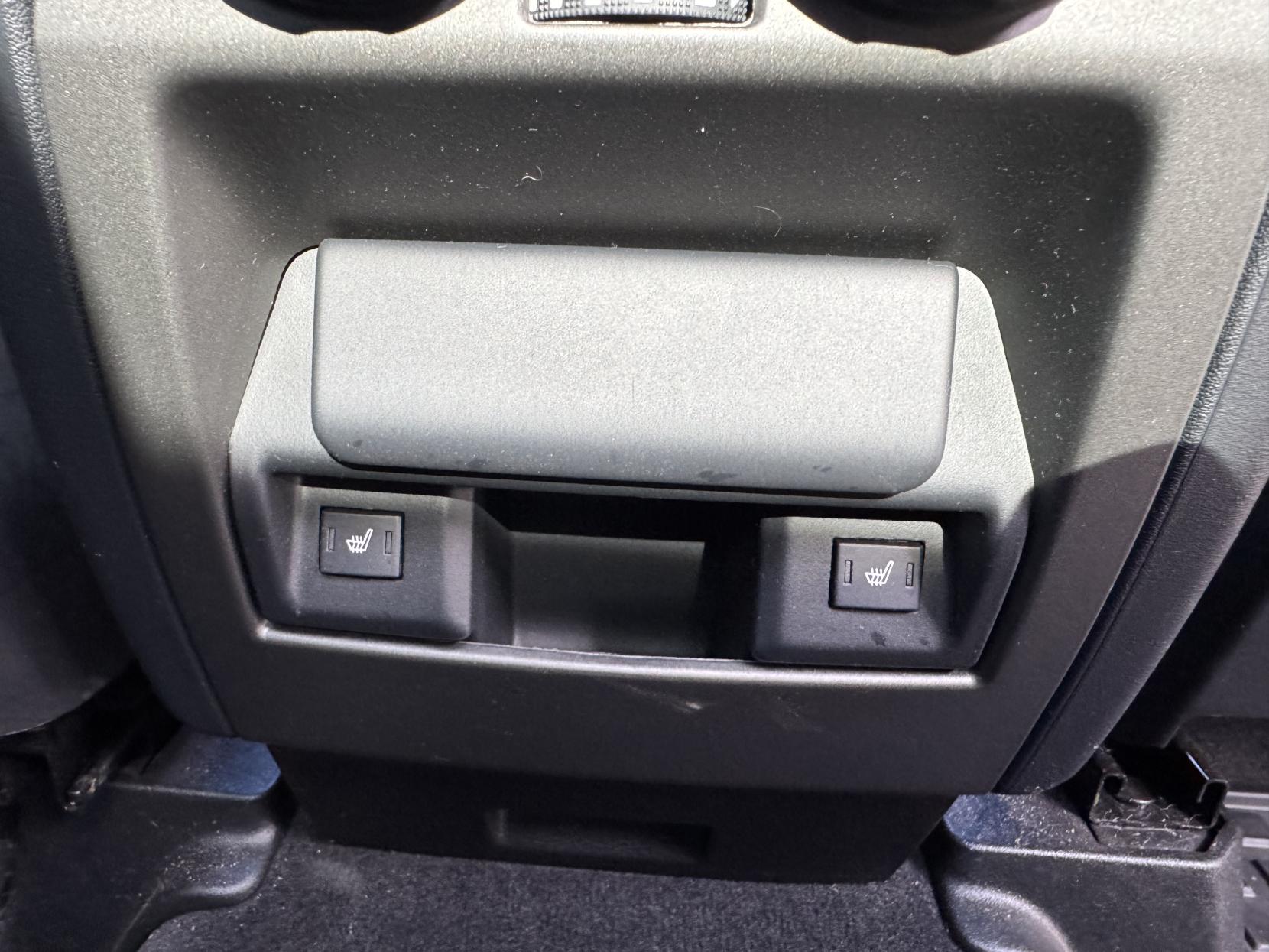 Land Rover Discovery 4 3.0 SD V6 Landmark SUV 5dr Diesel Auto 4WD Euro 6 (s/s) (256 bhp)