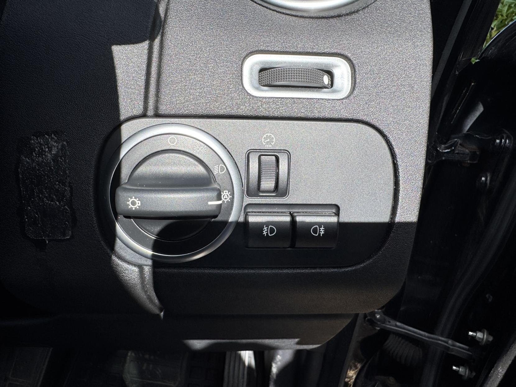 Land Rover Discovery 4 3.0 SD V6 Landmark SUV 5dr Diesel Auto 4WD Euro 6 (s/s) (256 bhp)