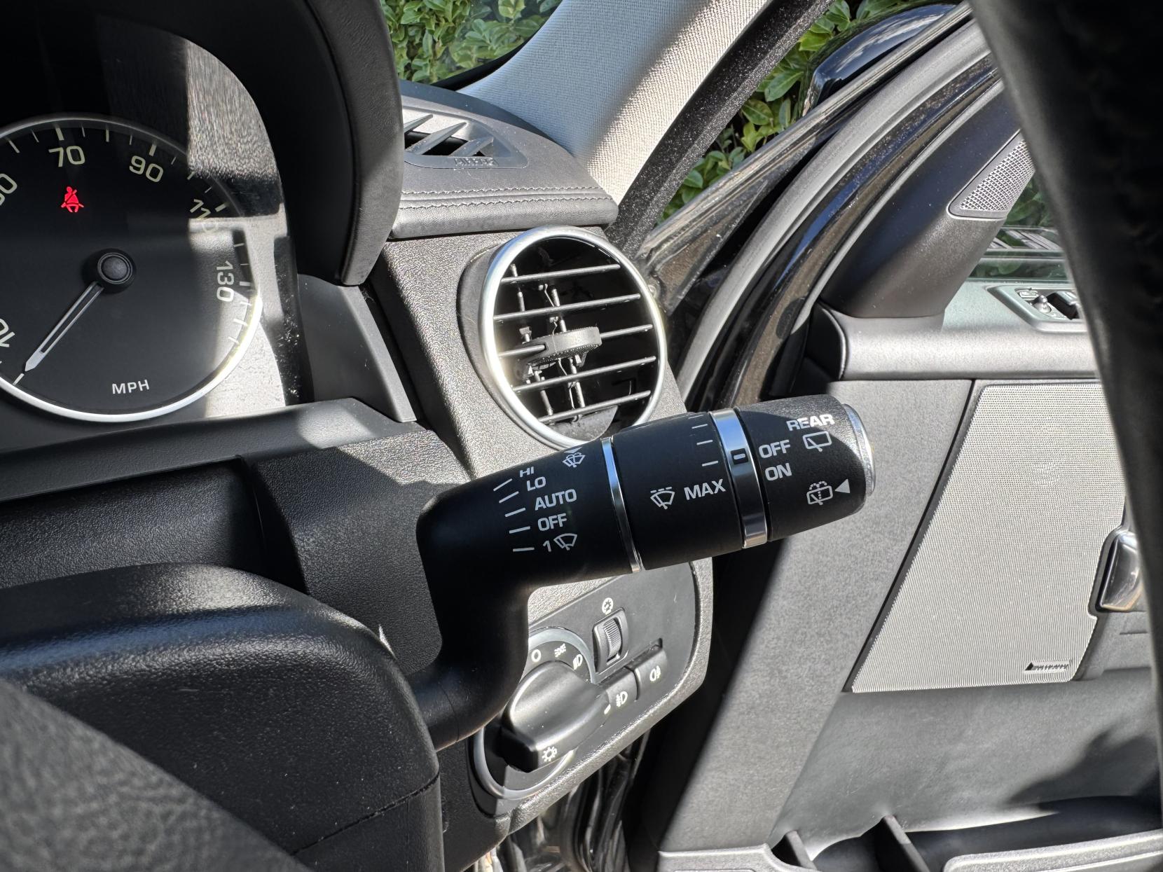 Land Rover Discovery 4 3.0 SD V6 Landmark SUV 5dr Diesel Auto 4WD Euro 6 (s/s) (256 bhp)