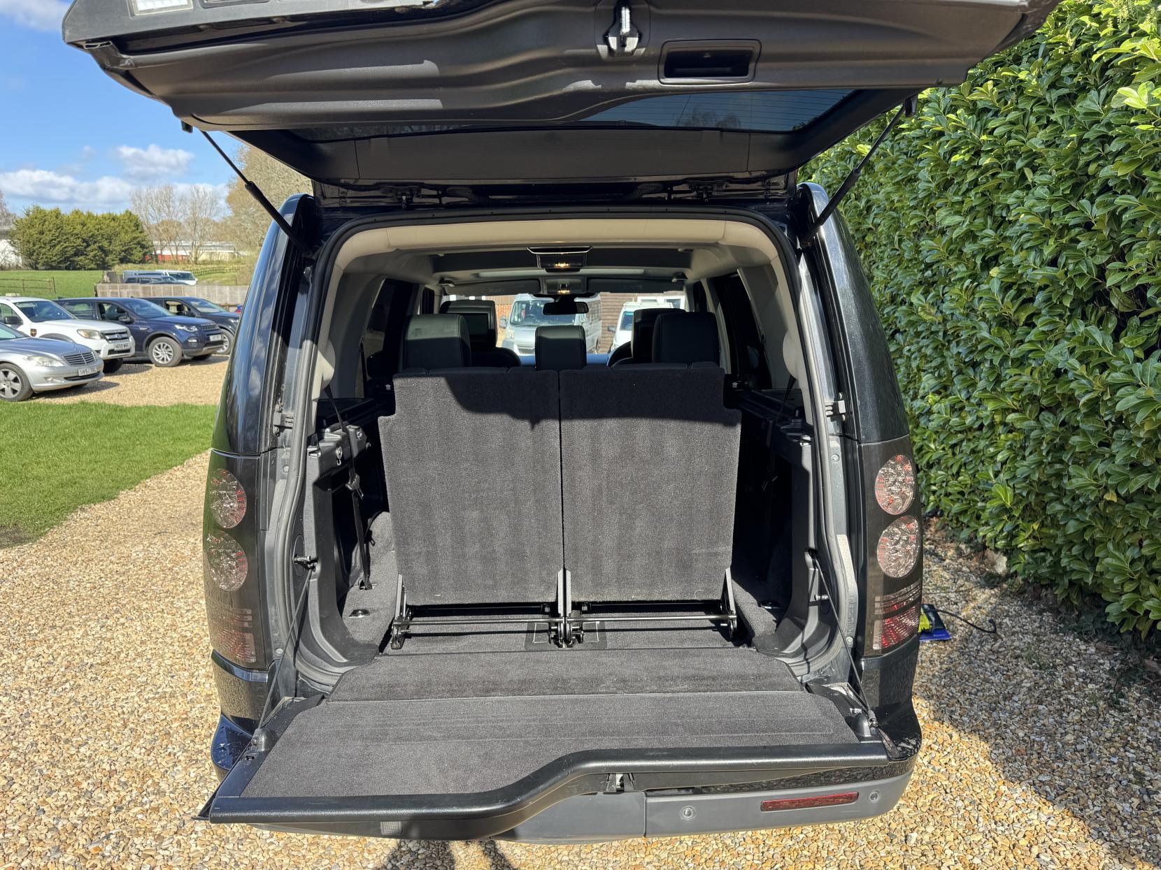 Land Rover Discovery 4 3.0 SD V6 Landmark SUV 5dr Diesel Auto 4WD Euro 6 (s/s) (256 bhp)