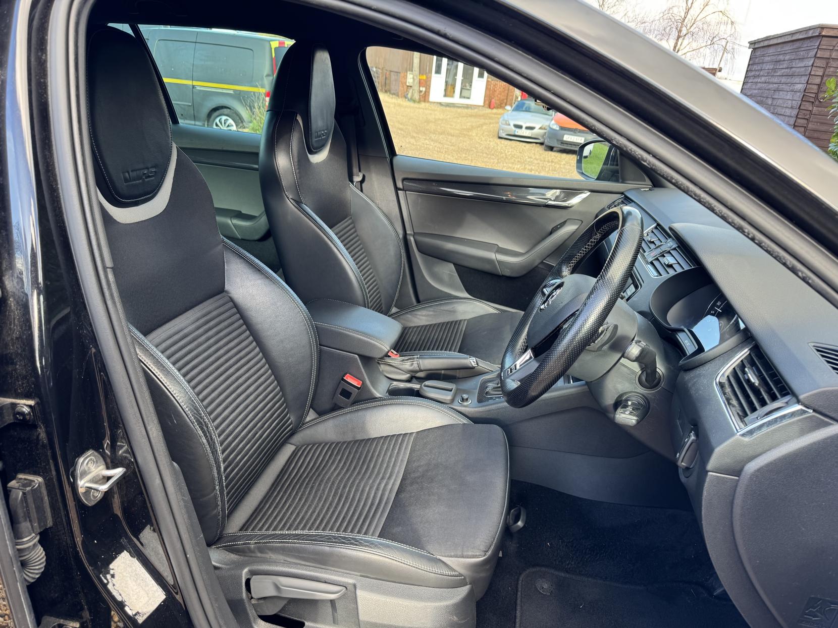 Skoda Octavia 2.0 TDI vRS Estate 5dr Diesel DSG Euro 6 (s/s) (SNav) (184 ps)