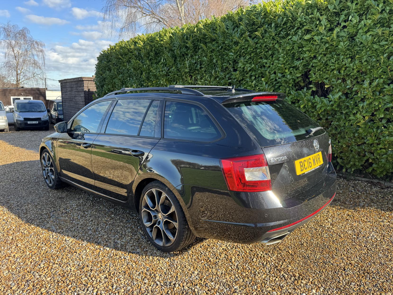 Skoda Octavia 2.0 TDI vRS Estate 5dr Diesel DSG Euro 6 (s/s) (SNav) (184 ps)