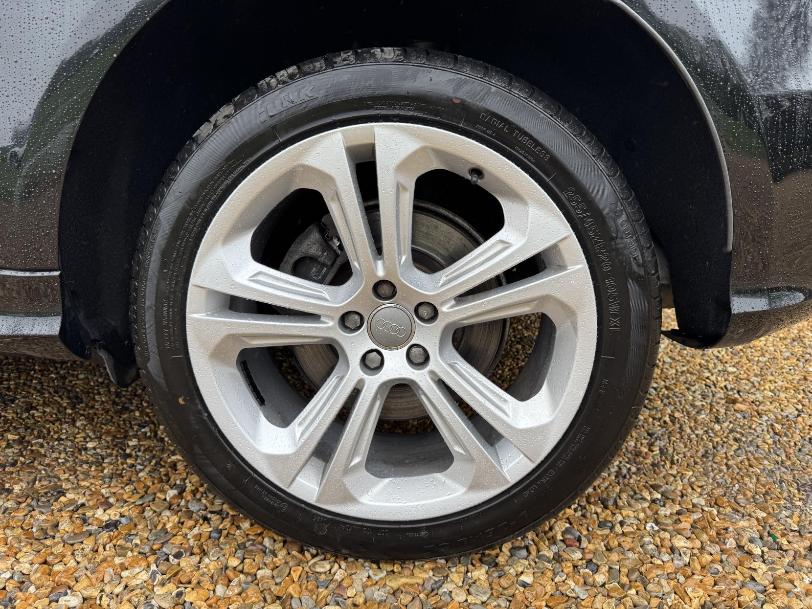 Audi Q5 3.0 TDI V6 S line Plus SUV 5dr Diesel S Tronic quattro Euro 5 (s/s) (245 ps)