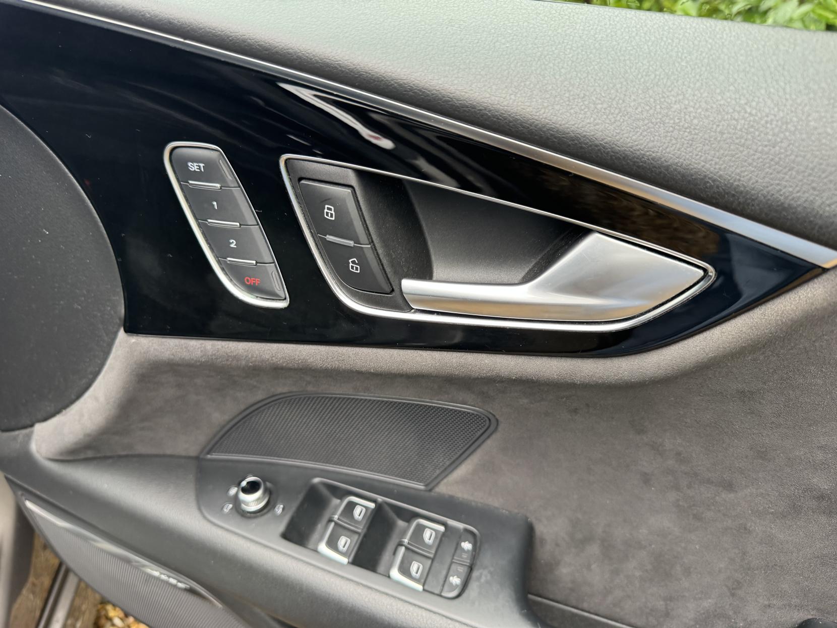 Audi A7 3.0 TDI V6 Black Edition Sportback 5dr Diesel S Tronic quattro Euro 6 (s/s) (218 ps)