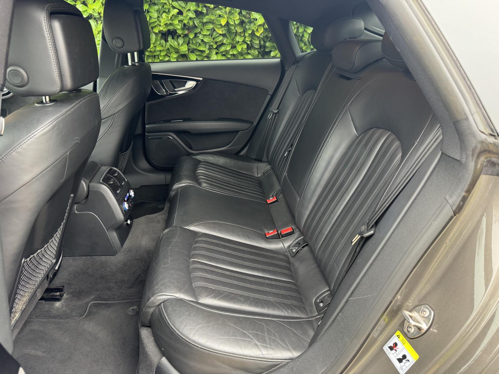 Audi A7 3.0 TDI V6 Black Edition Sportback 5dr Diesel S Tronic quattro Euro 6 (s/s) (218 ps)