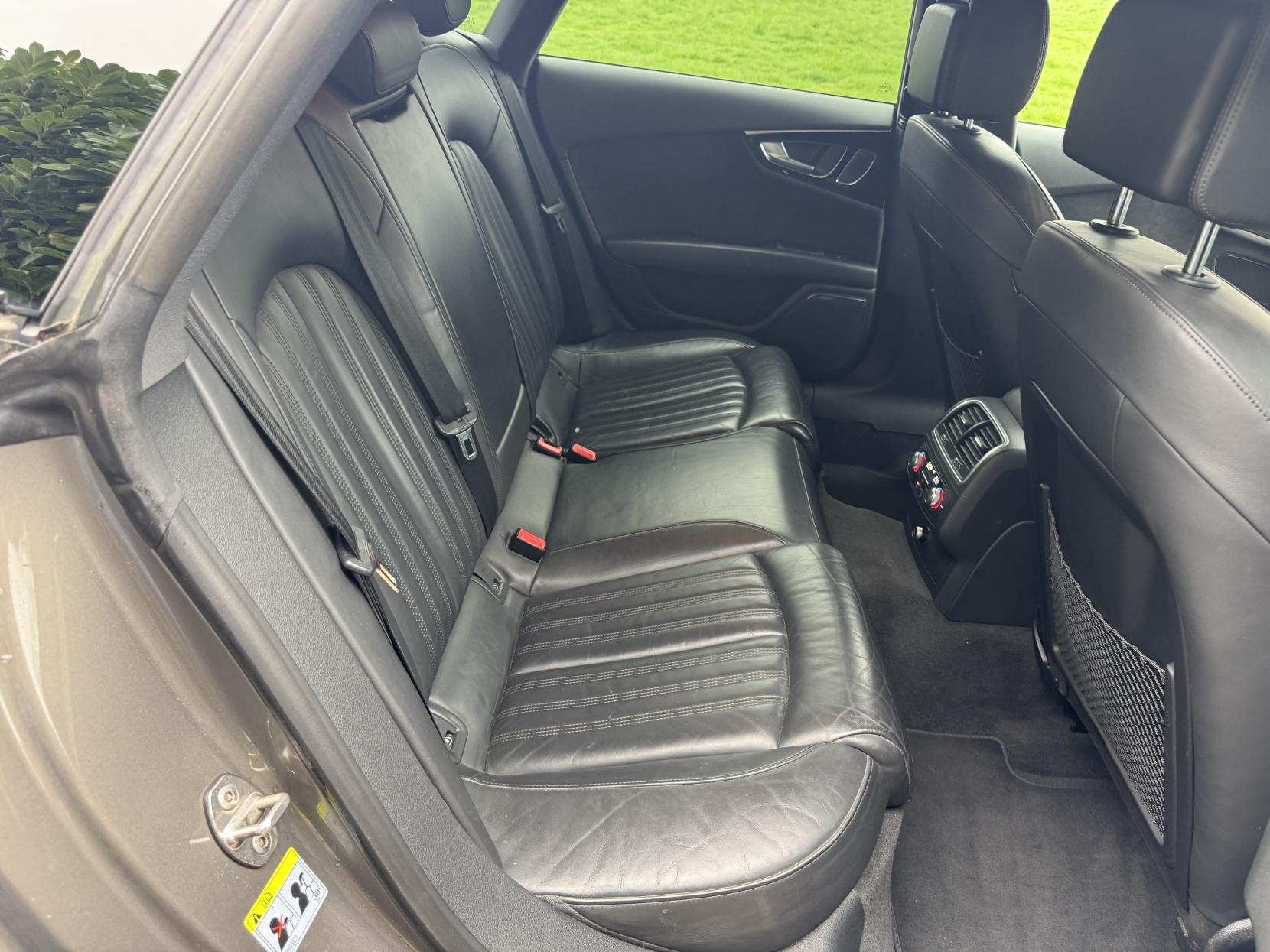 Audi A7 3.0 TDI V6 Black Edition Sportback 5dr Diesel S Tronic quattro Euro 6 (s/s) (218 ps)