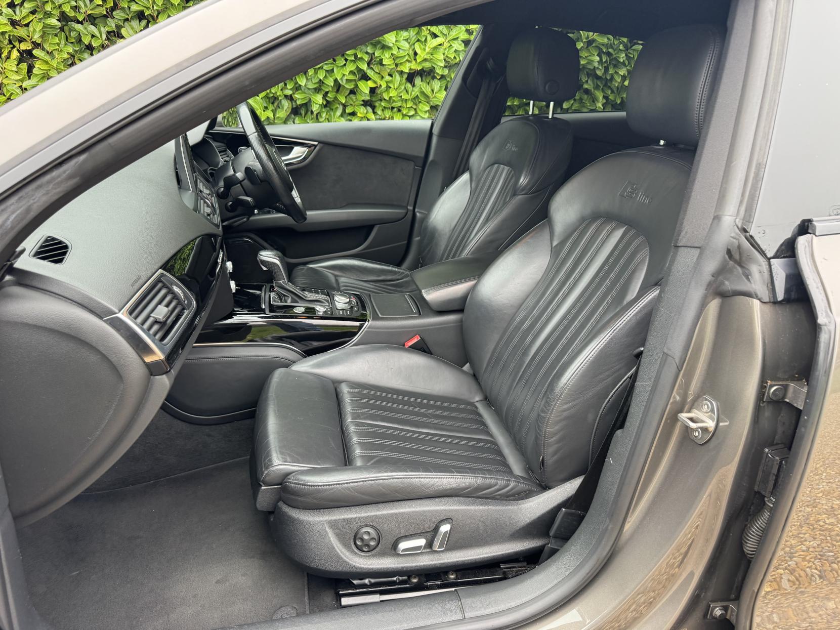 Audi A7 3.0 TDI V6 Black Edition Sportback 5dr Diesel S Tronic quattro Euro 6 (s/s) (218 ps)