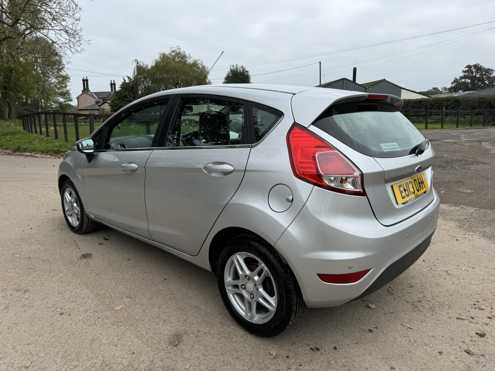 Ford Fiesta 1.25 Zetec Hatchback 5dr Petrol Manual Euro 5 (82 ps)