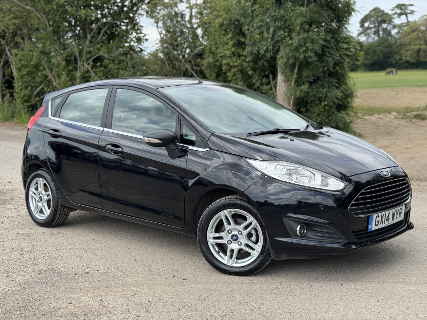 Ford Fiesta 1.5 TDCi Zetec Hatchback 5dr Diesel Manual Euro 5 (75 ps)
