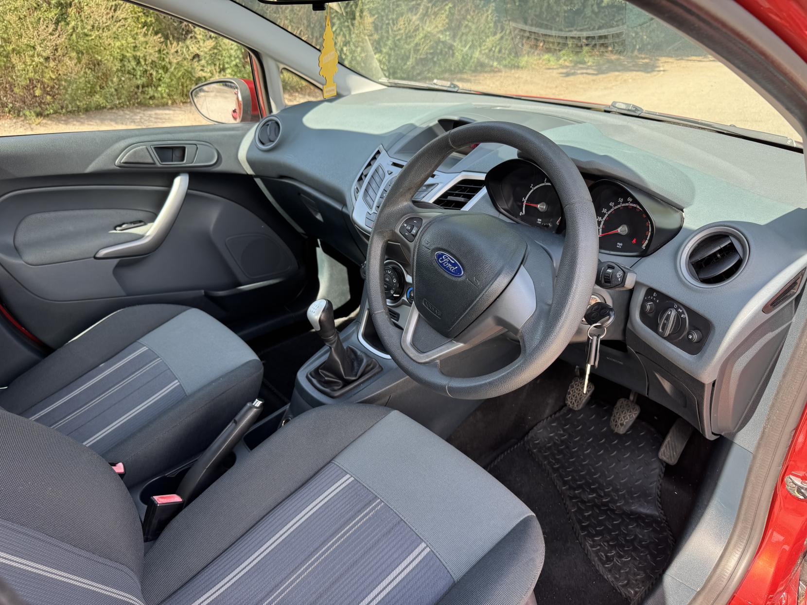 Ford Fiesta 1.25 Edge Hatchback 5dr Petrol Manual (127 g/km, 59 bhp)
