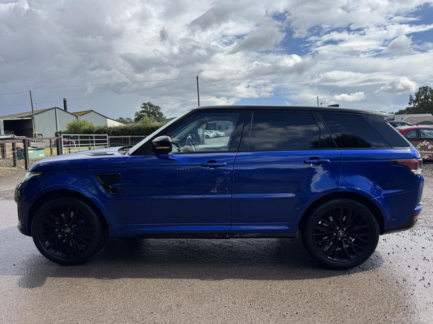 Land Rover Range Rover Sport 5.0 V8 SVR SUV 5dr Petrol Auto 4WD Euro 6 (s/s) (550 ps)