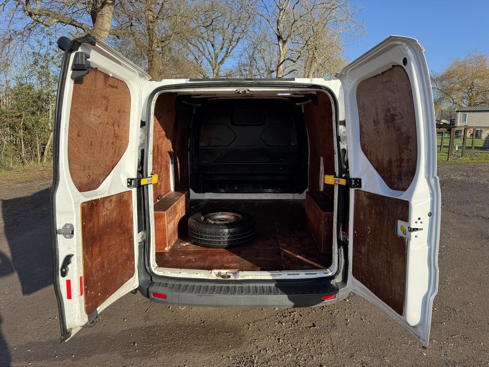 Ford Transit Custom 2.2 TDCi 290 Panel Van 5dr Diesel Manual L2 H1 (186 g/km, 123 bhp)