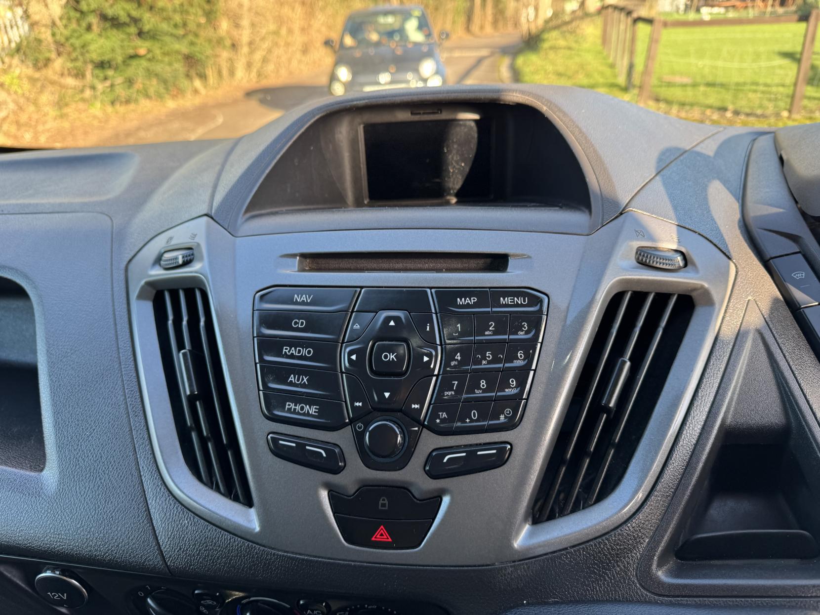 Ford Transit Custom 2.2 TDCi 290 Panel Van 5dr Diesel Manual L2 H1 (186 g/km, 123 bhp)