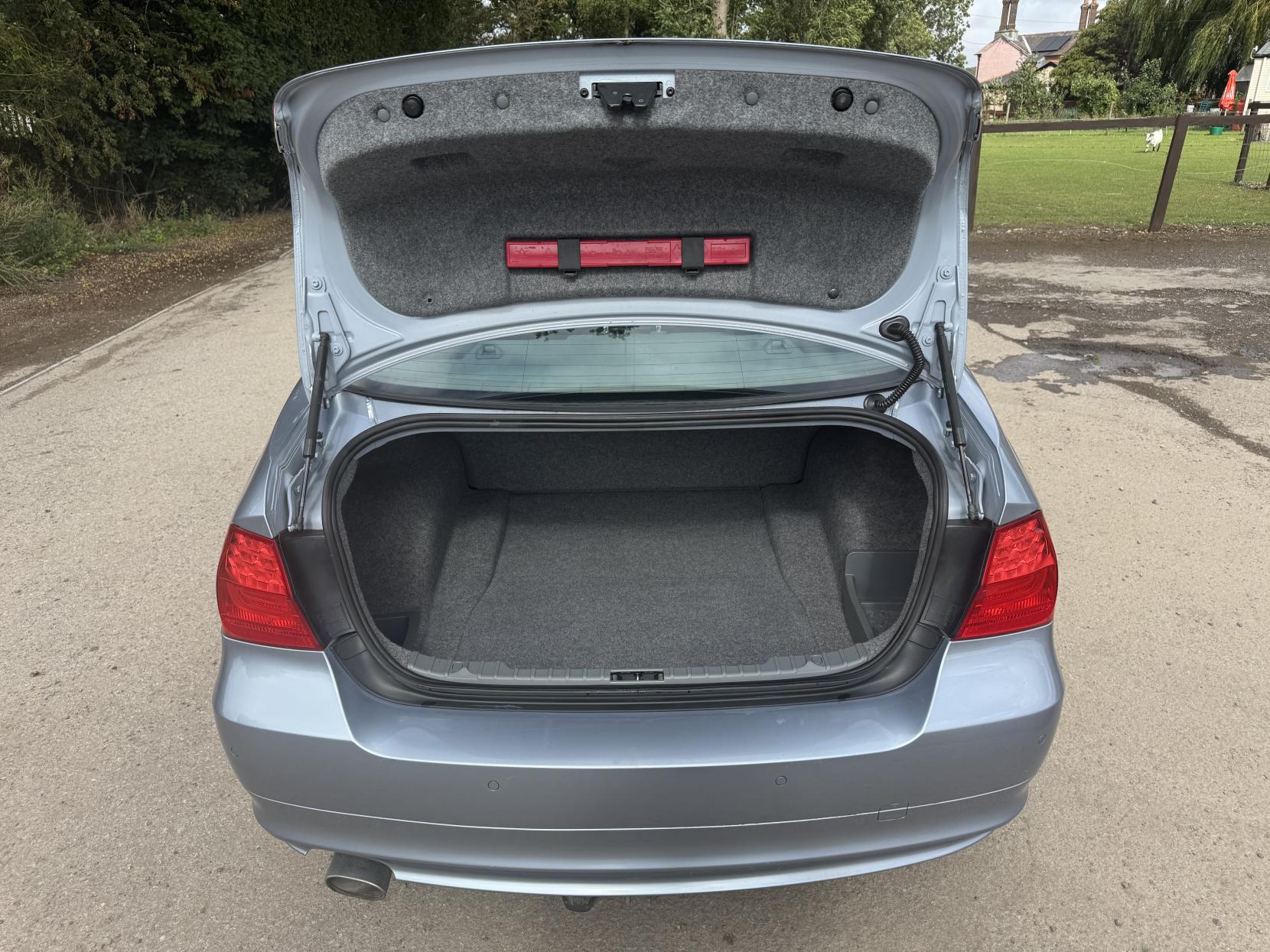 BMW 3 Series 2.0 320d ED EfficientDynamics Saloon 4dr Diesel Manual Euro 5 (s/s) (163 ps)