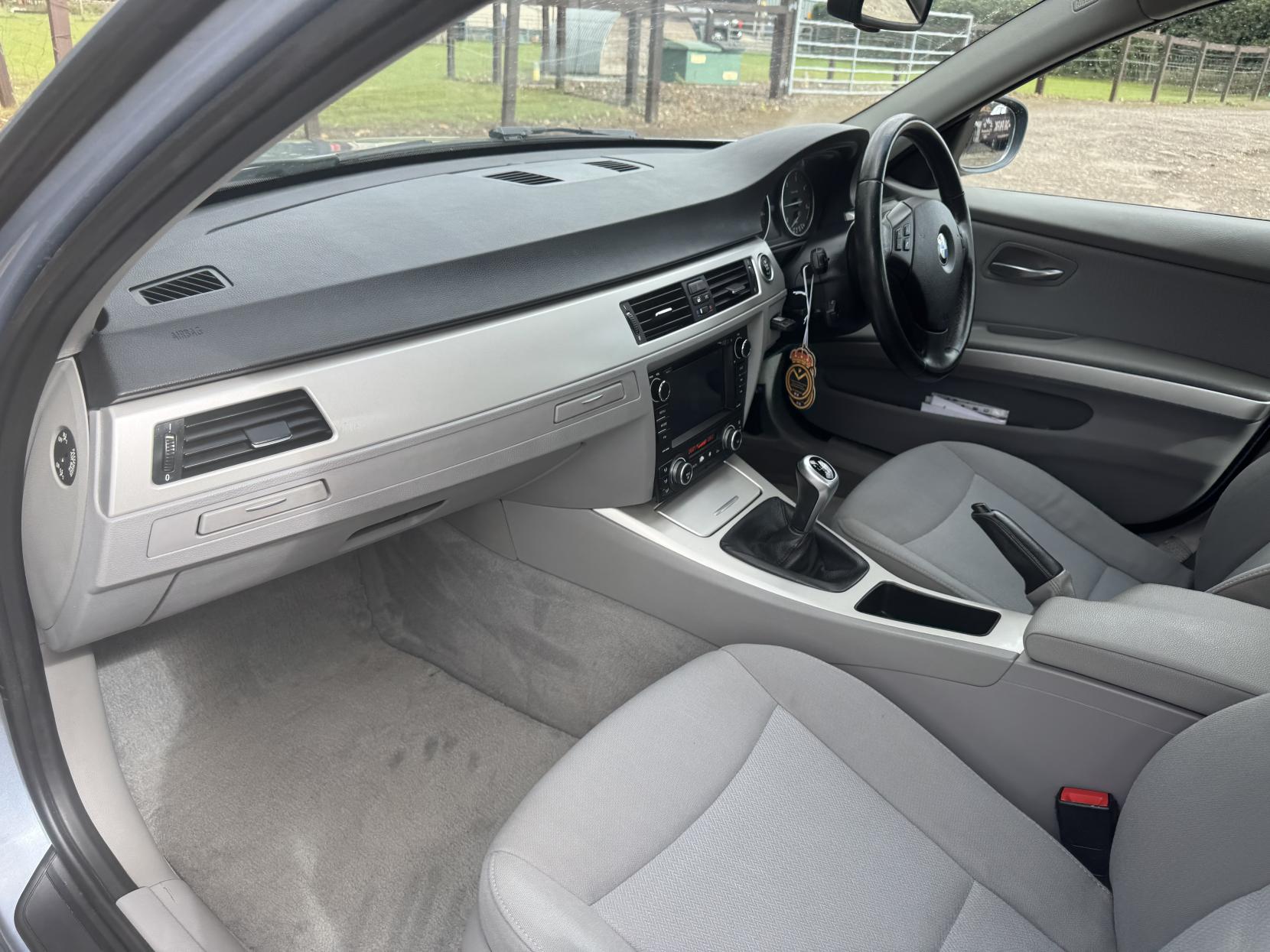 BMW 3 Series 2.0 320d ED EfficientDynamics Saloon 4dr Diesel Manual Euro 5 (s/s) (163 ps)