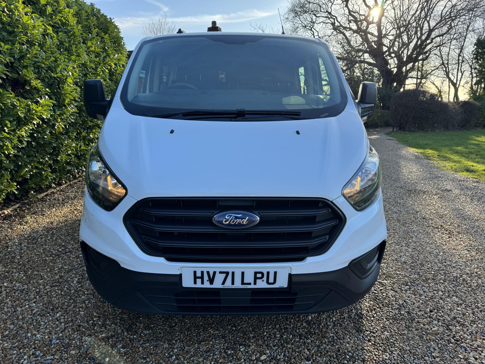Ford Transit Custom 2.0 Leader Combi Van (2017 - 2023)
