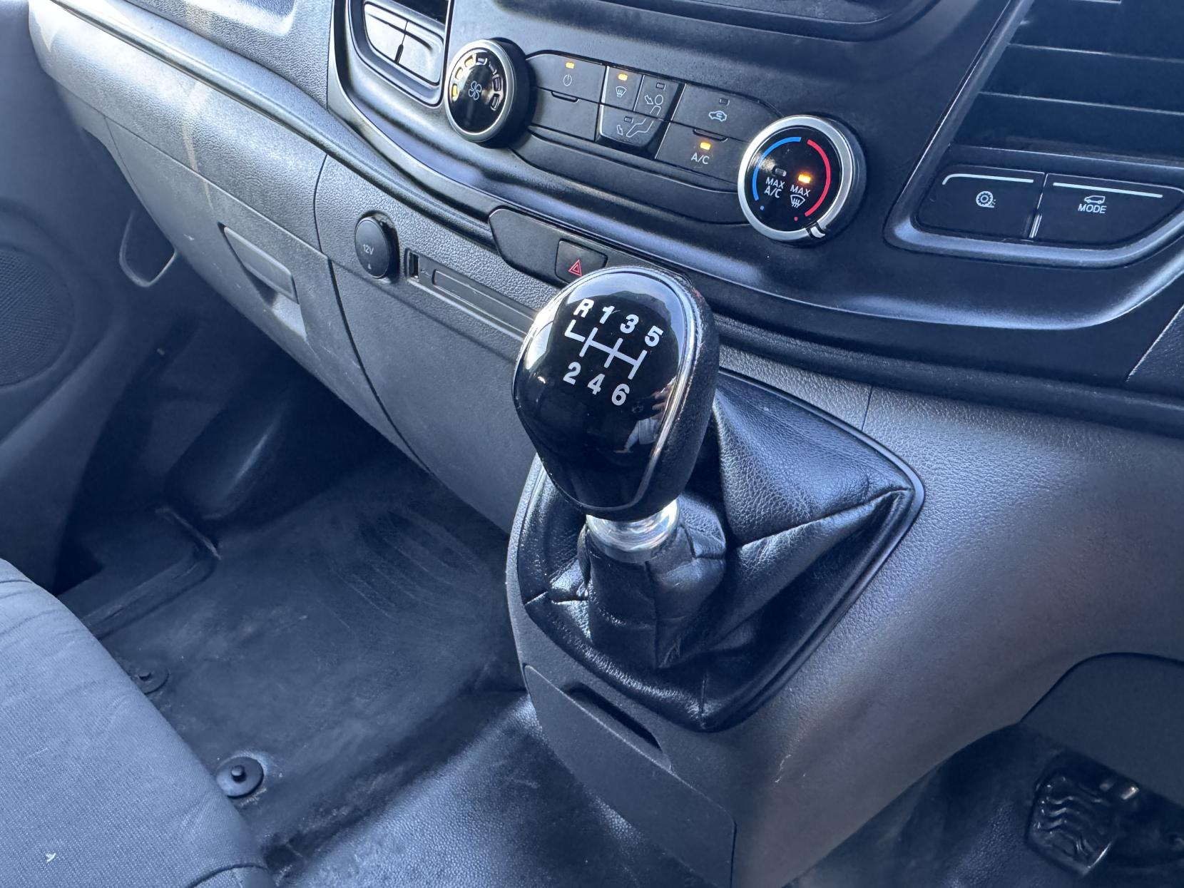 Ford Transit Custom 2.0 Leader Combi Van (2017 - 2023)