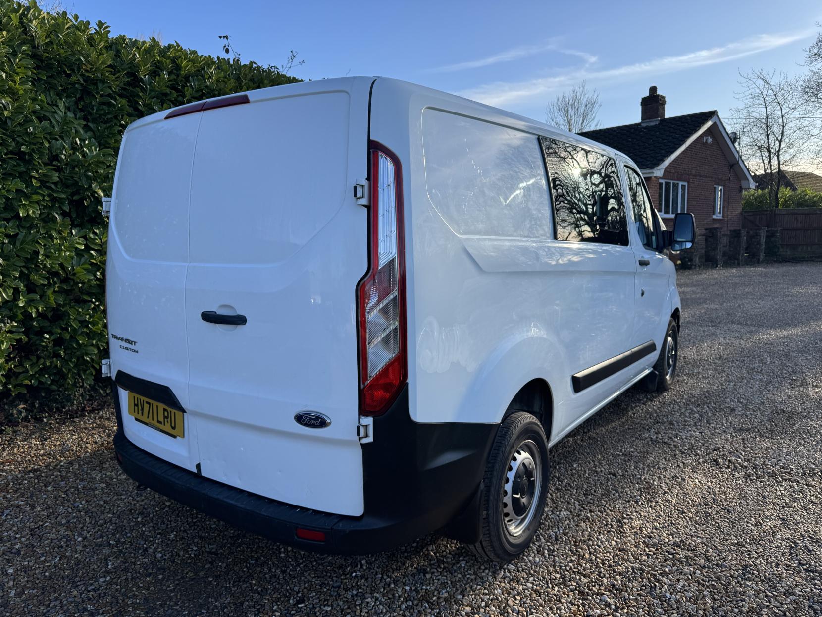 Ford Transit Custom 2.0 Leader Combi Van (2017 - 2023)