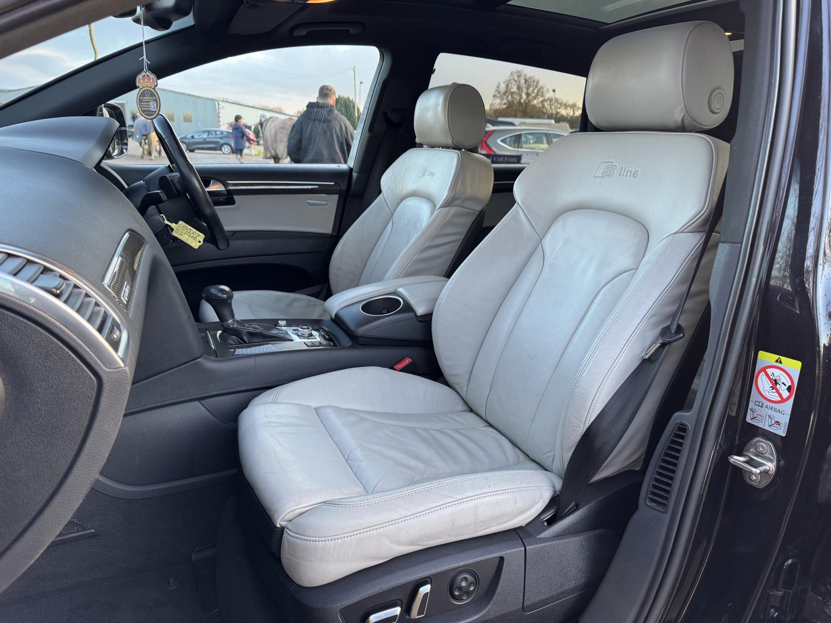 Audi Q7 3.0 TDI V6 S line Plus SUV 5dr Diesel Tiptronic quattro Euro 5 (s/s) (245 ps)