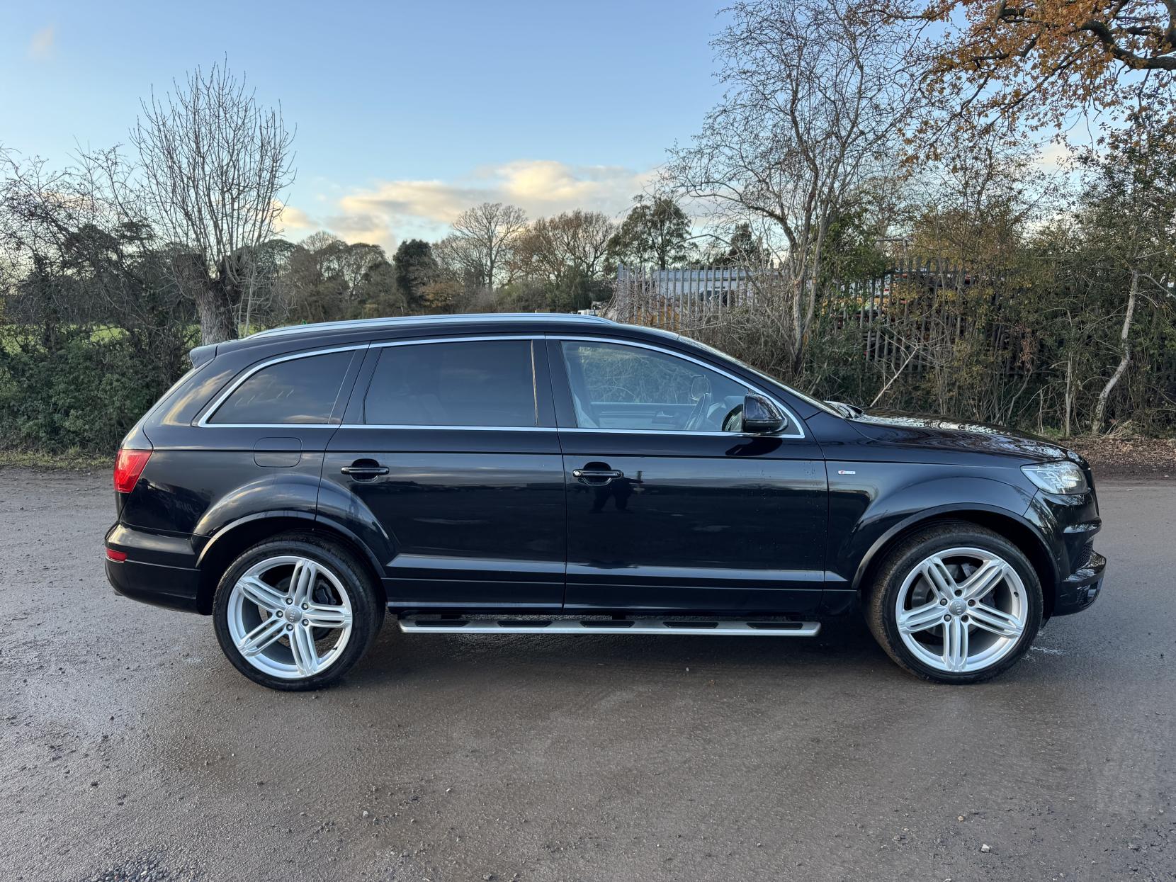 Audi Q7 3.0 TDI V6 S line Plus SUV 5dr Diesel Tiptronic quattro Euro 5 (s/s) (245 ps)