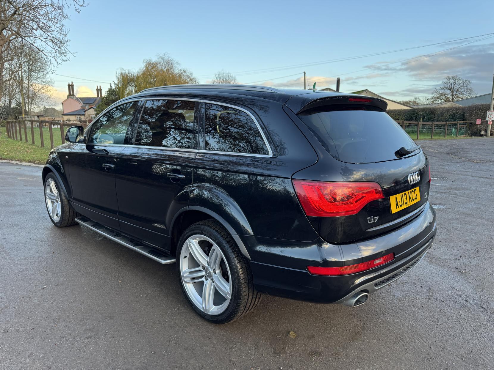 Audi Q7 3.0 TDI V6 S line Plus SUV 5dr Diesel Tiptronic quattro Euro 5 (s/s) (245 ps)