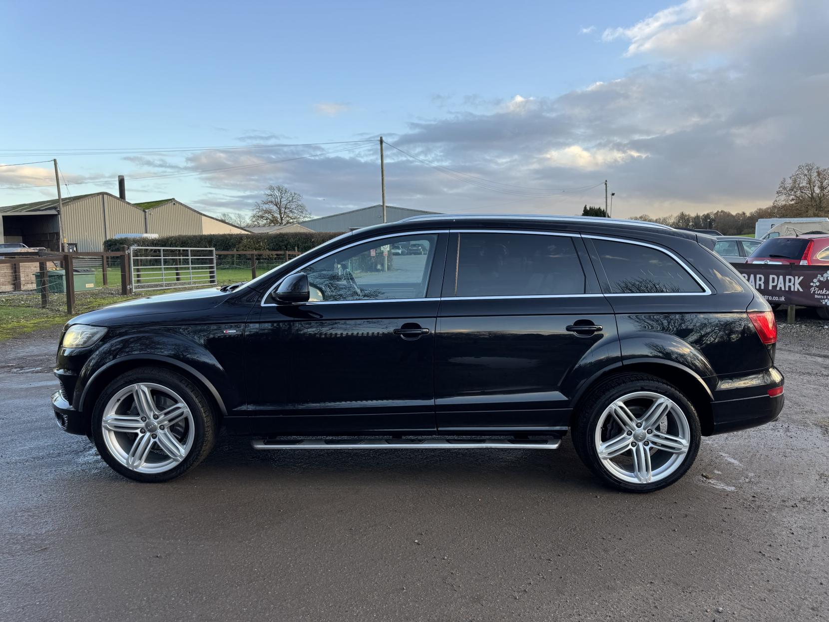 Audi Q7 3.0 TDI V6 S line Plus SUV 5dr Diesel Tiptronic quattro Euro 5 (s/s) (245 ps)