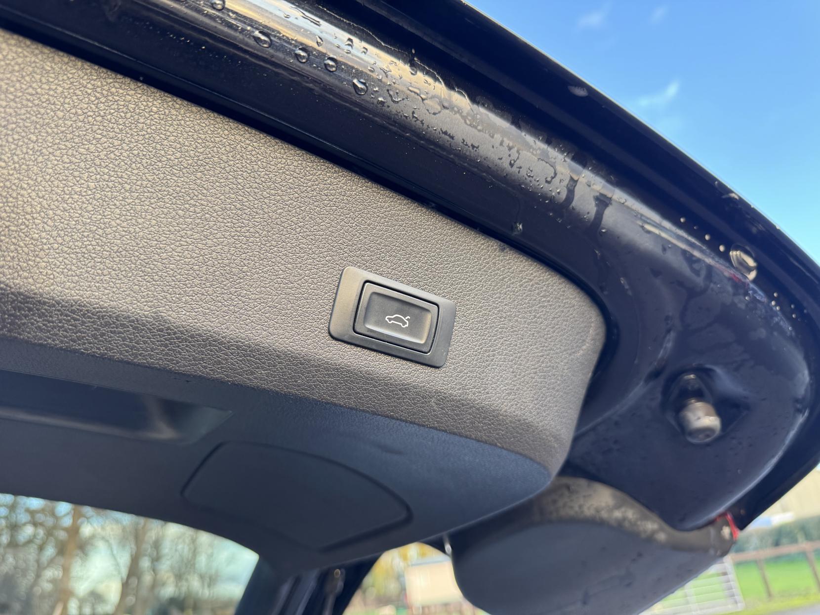 Audi Q7 3.0 TDI V6 S line Plus SUV 5dr Diesel Tiptronic quattro Euro 5 (s/s) (245 ps)