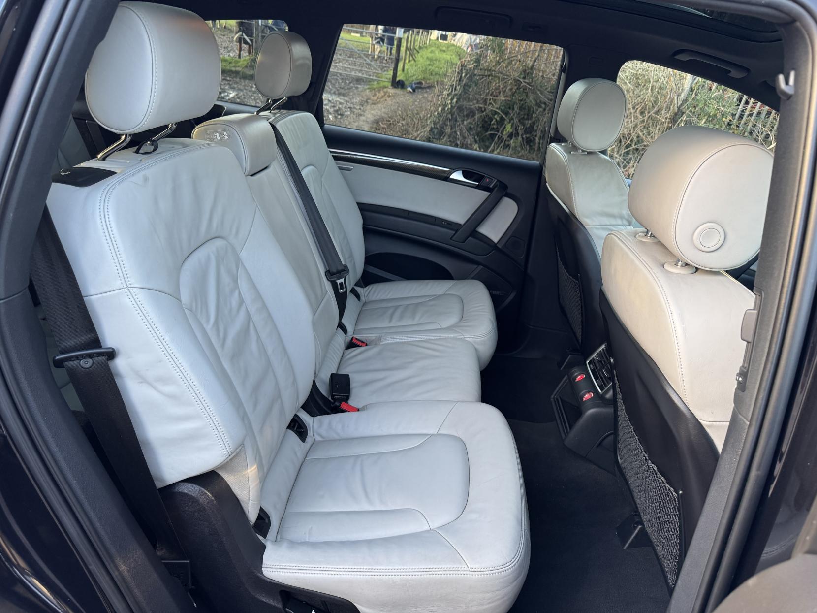 Audi Q7 3.0 TDI V6 S line Plus SUV 5dr Diesel Tiptronic quattro Euro 5 (s/s) (245 ps)