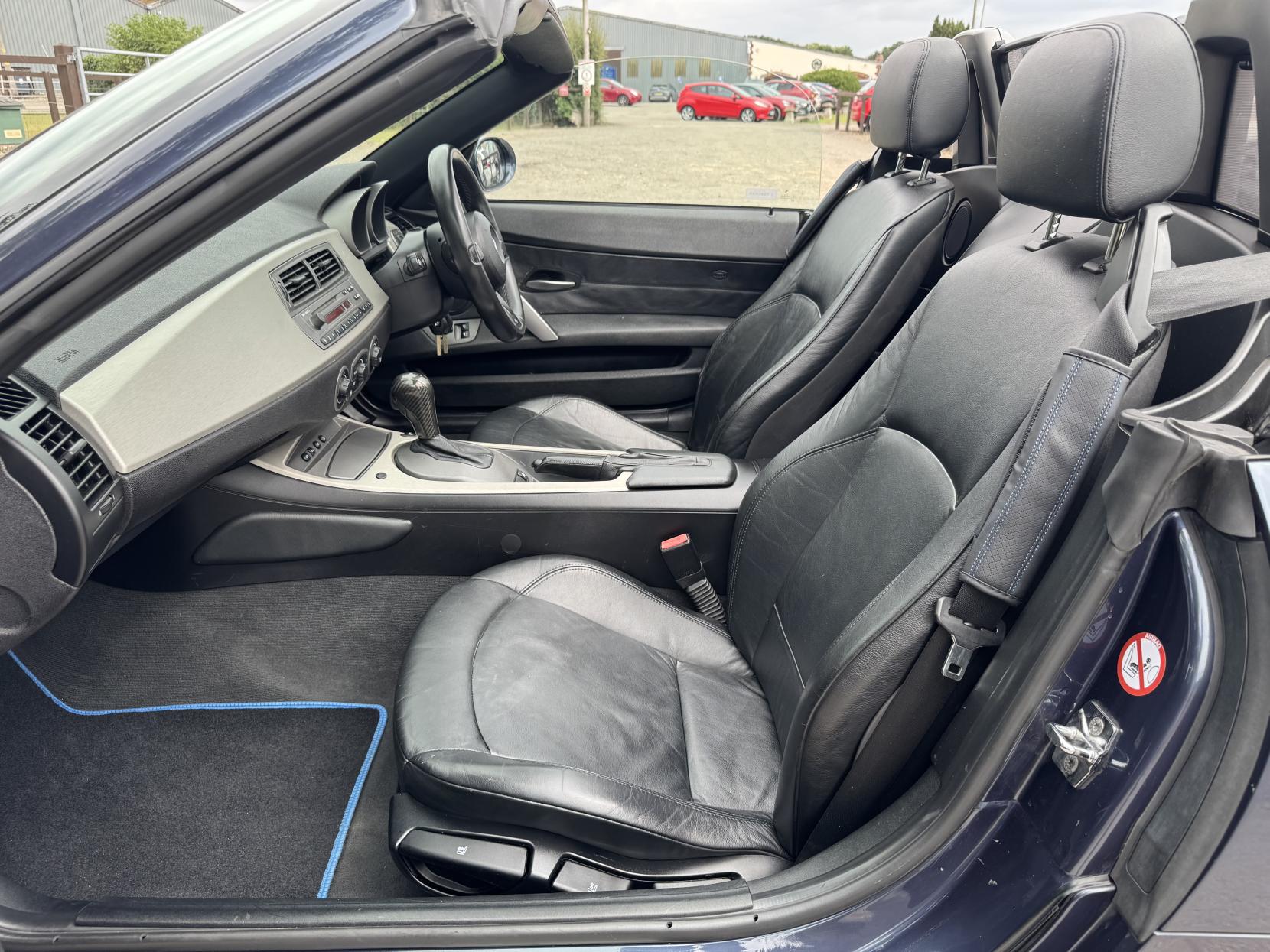 BMW Z4 2.5i SE Convertible 2dr Petrol SMG Euro 3 (192 bhp)