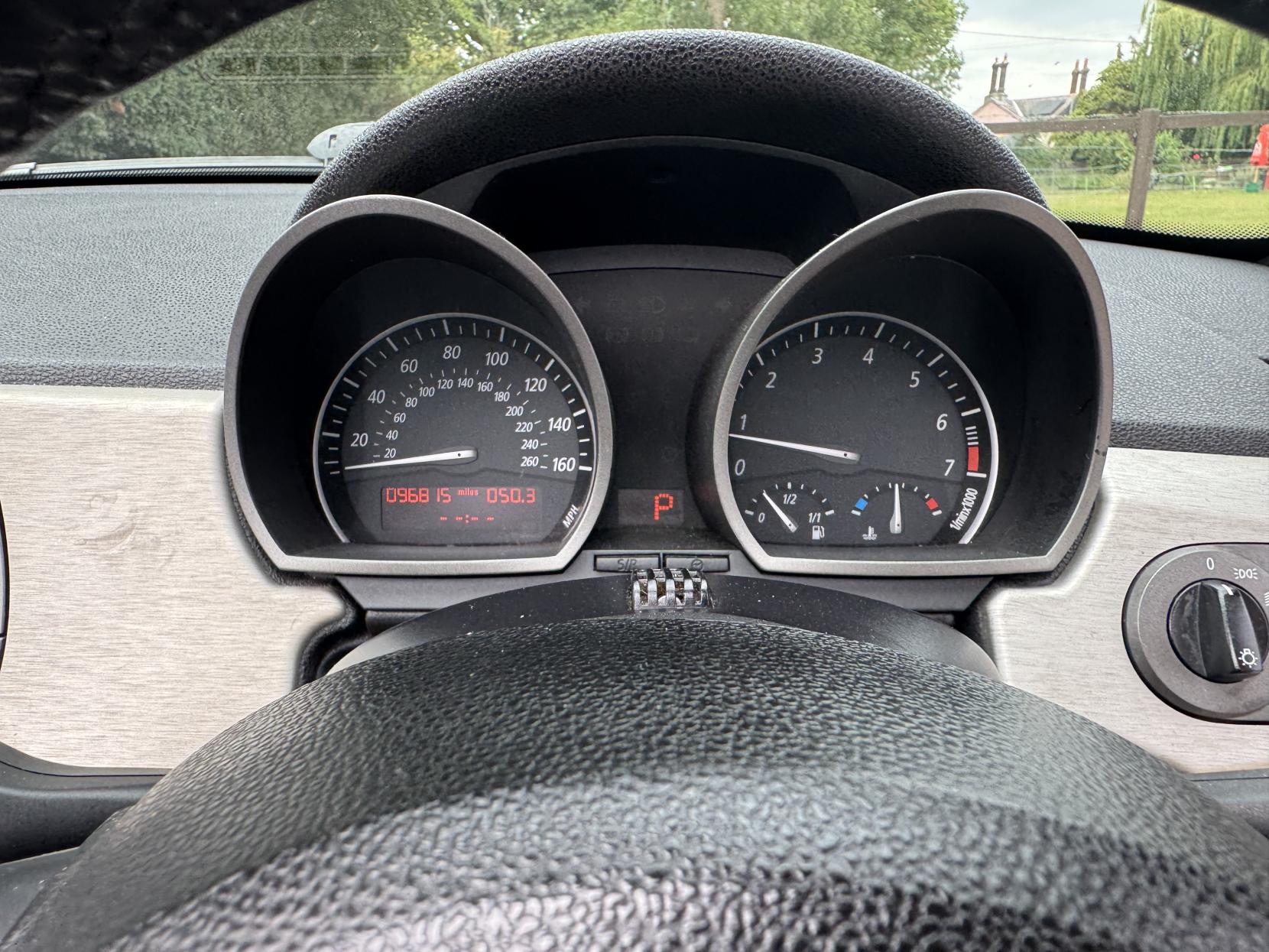 BMW Z4 2.5i SE Convertible 2dr Petrol SMG Euro 3 (192 bhp)
