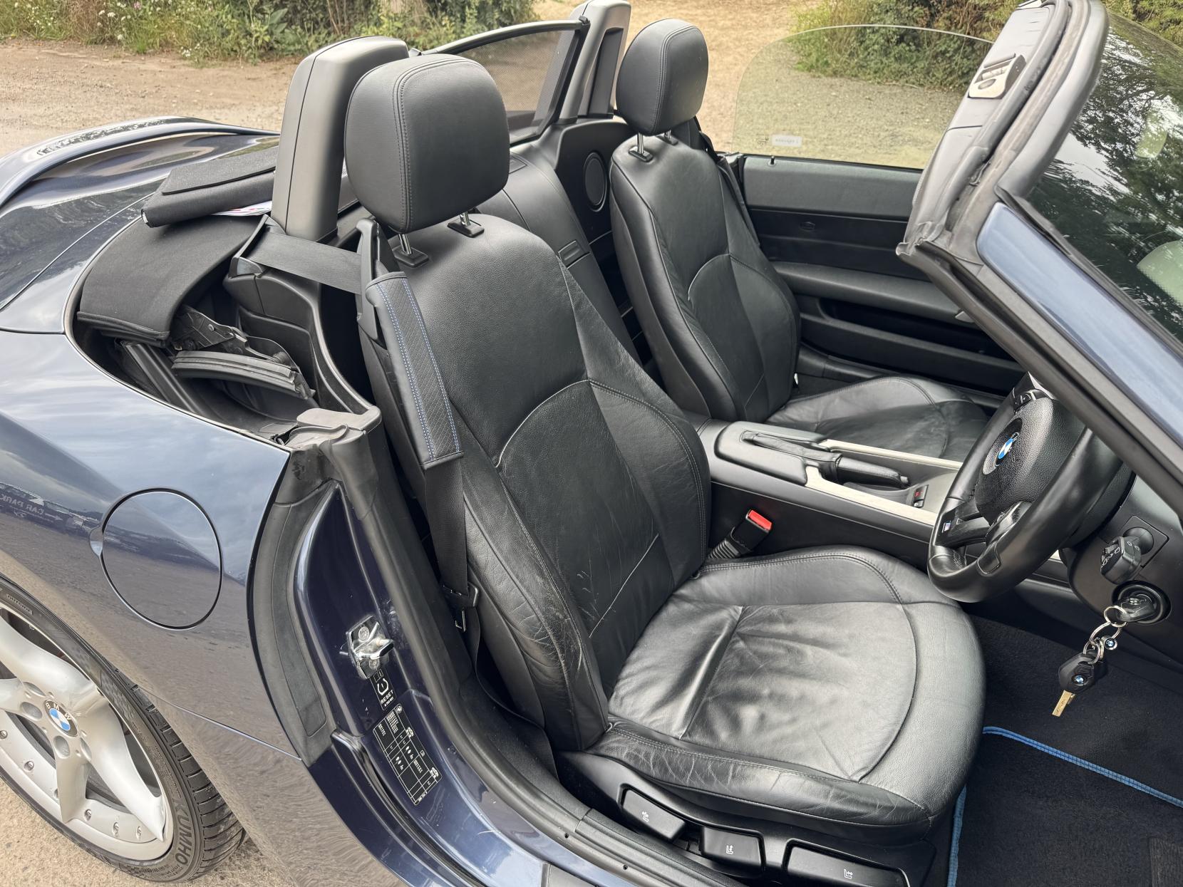 BMW Z4 2.5i SE Convertible 2dr Petrol SMG Euro 3 (192 bhp)