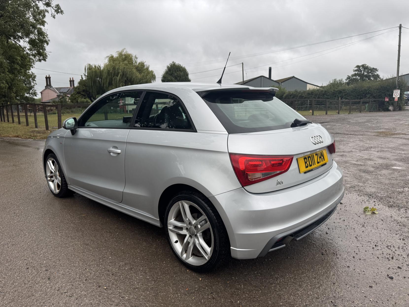 Audi A1 1.6 TDI S line Hatchback 3dr Diesel Manual Euro 5 (s/s) (105 ps)