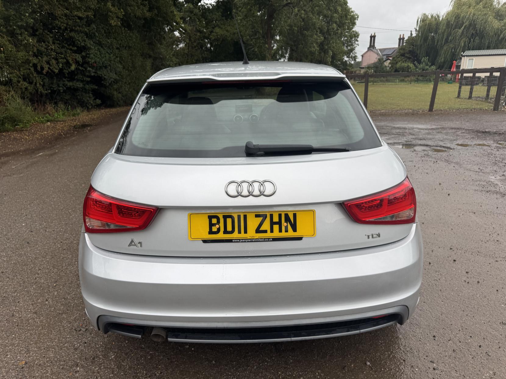 Audi A1 1.6 TDI S line Hatchback 3dr Diesel Manual Euro 5 (s/s) (105 ps)