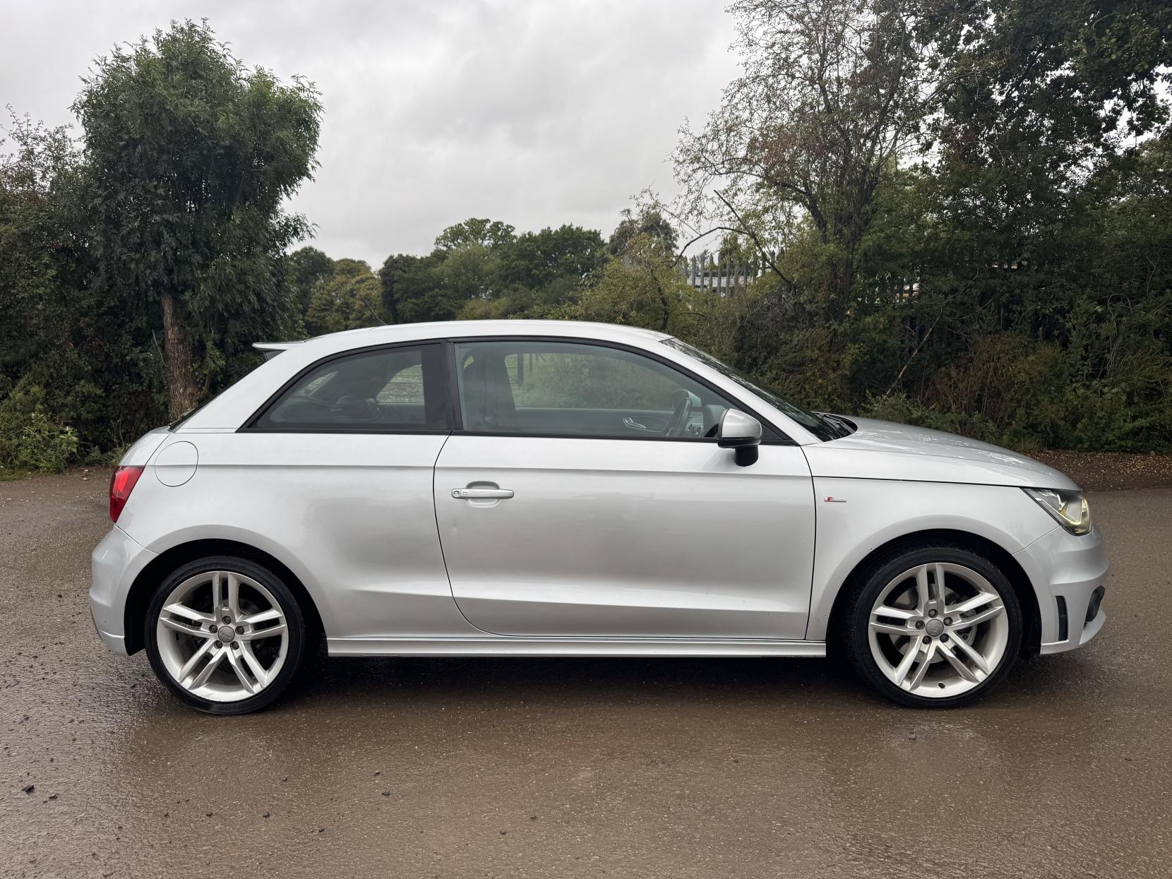Audi A1 1.6 TDI S line Hatchback 3dr Diesel Manual Euro 5 (s/s) (105 ps)
