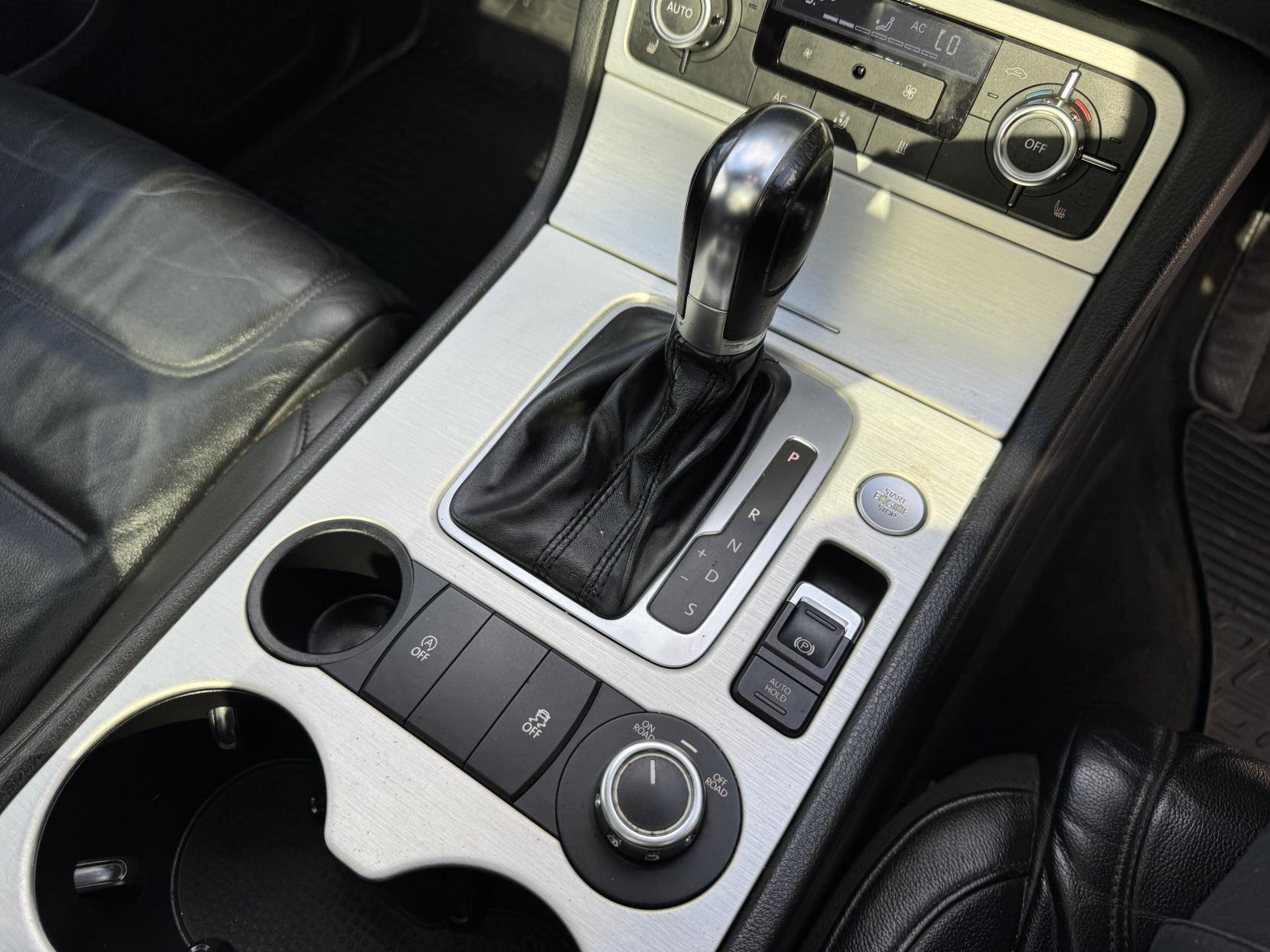 Volkswagen Touareg 3.0 TDI V6 BlueMotion Tech Altitude SUV 5dr Diesel Tiptronic 4WD Euro 5 (s/s) (245 ps)