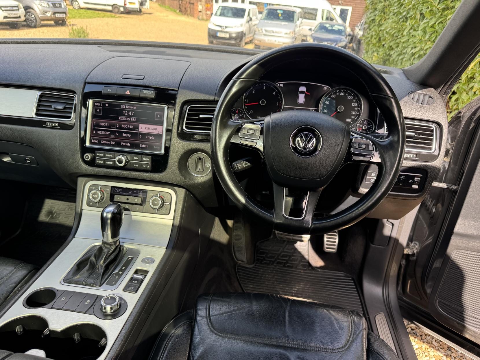 Volkswagen Touareg 3.0 TDI V6 BlueMotion Tech Altitude SUV 5dr Diesel Tiptronic 4WD Euro 5 (s/s) (245 ps)