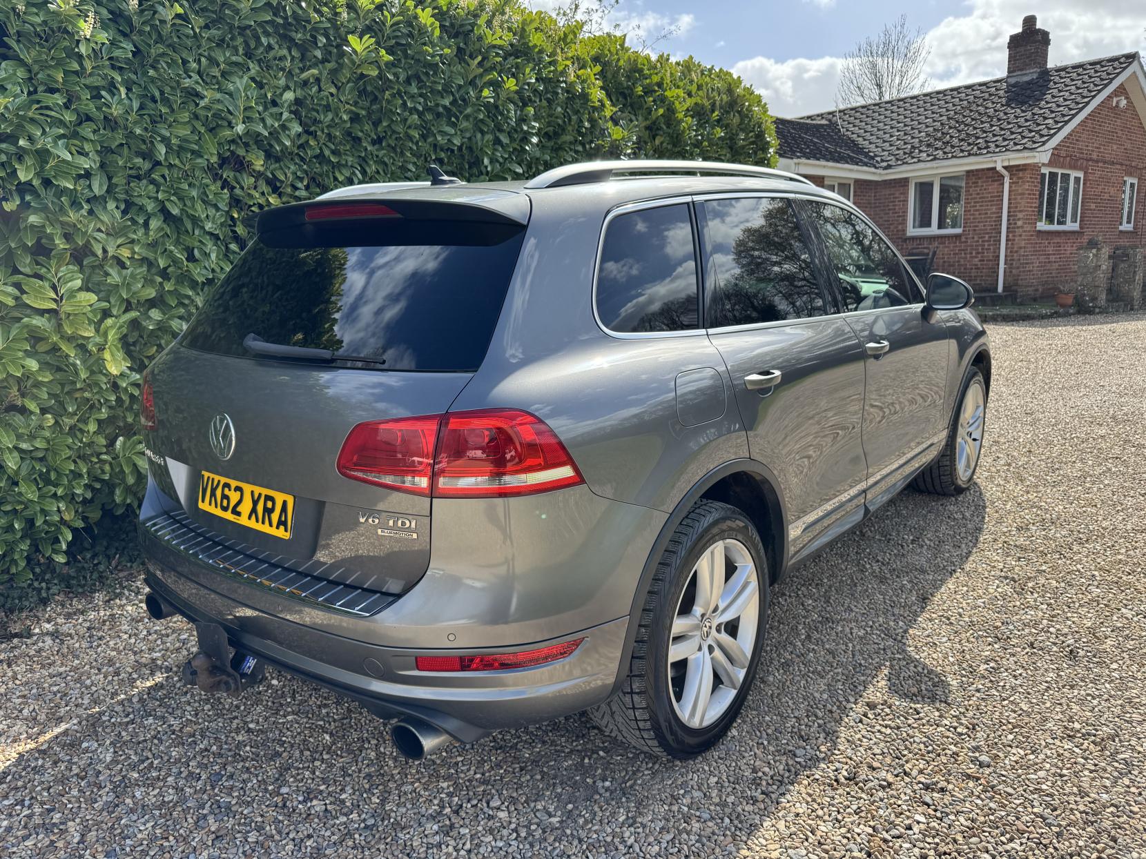 Volkswagen Touareg 3.0 TDI V6 BlueMotion Tech Altitude SUV 5dr Diesel Tiptronic 4WD Euro 5 (s/s) (245 ps)