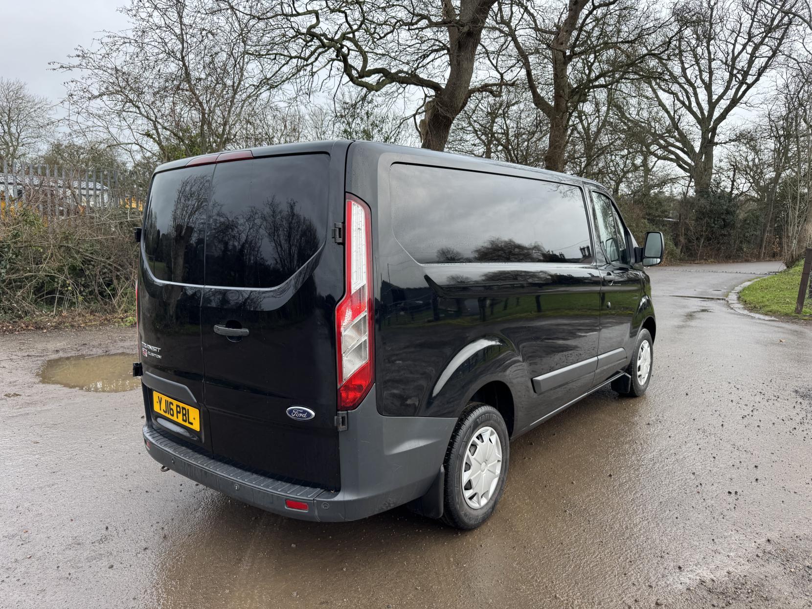 Ford Transit Custom 2.2 TDCi 290 Trend Panel Van 5dr Diesel Manual L1 H1 (186 g/km, 123 bhp)